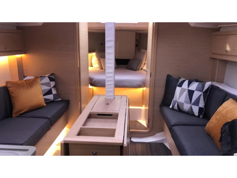 Bootverhuur Sant Antoni de Portmany goedkoop Dufour 37