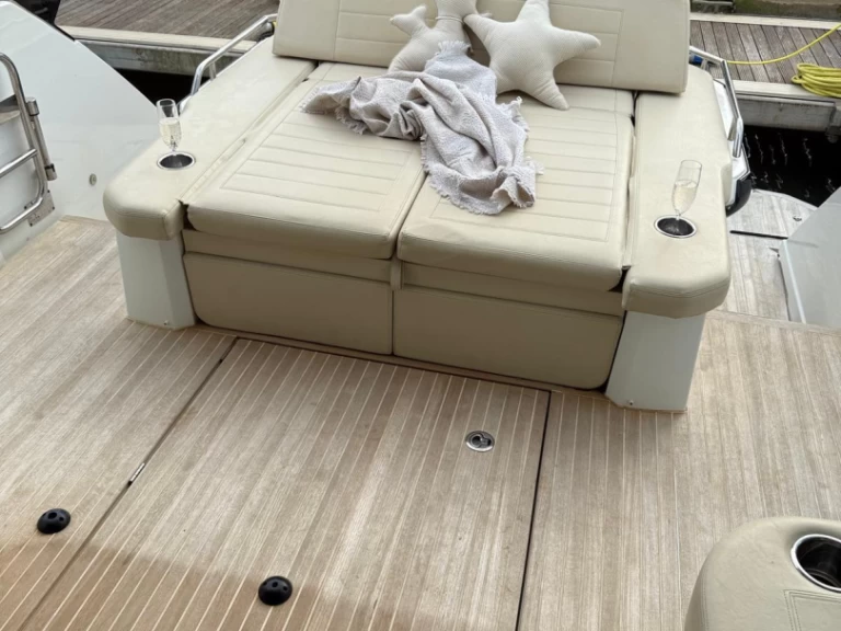 Huur Motorboot met of zonder schipper Bénéteau in Porto Badino