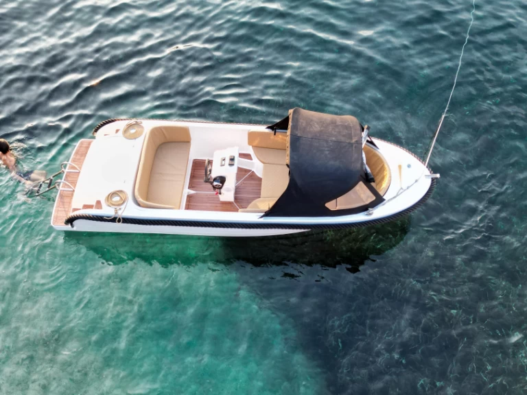 Bootverhuur BRB 555 tenders in Mandelieu-la-Napoule via SamBoat