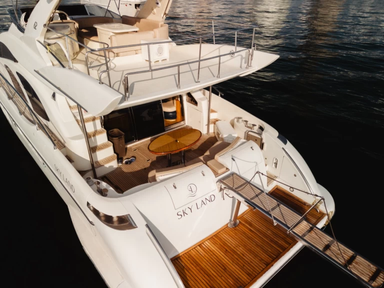 Bootverhuur Azimut Azimut 62 in Cartagena via SamBoat
