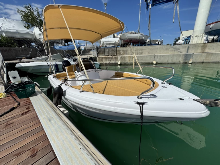 Huur een Ranieri Shark 17 in Lignano Riviera