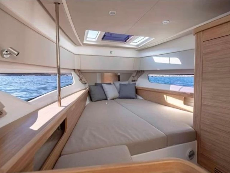 Huur Motorboot met of zonder schipper Nimbus in Ajaccio