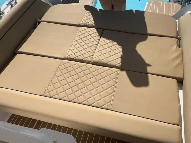 RIB te huur in Juan-les-Pins voor de beste prijs