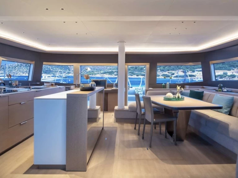 Huur een Lagoon Lady Ros&eacute; (Lagoon Sixty 5) in Saint Vincent en de Grenadines