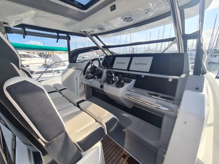 Huur een Jeanneau Cap Camarat 12.50 in Les Sables-d'Olonne