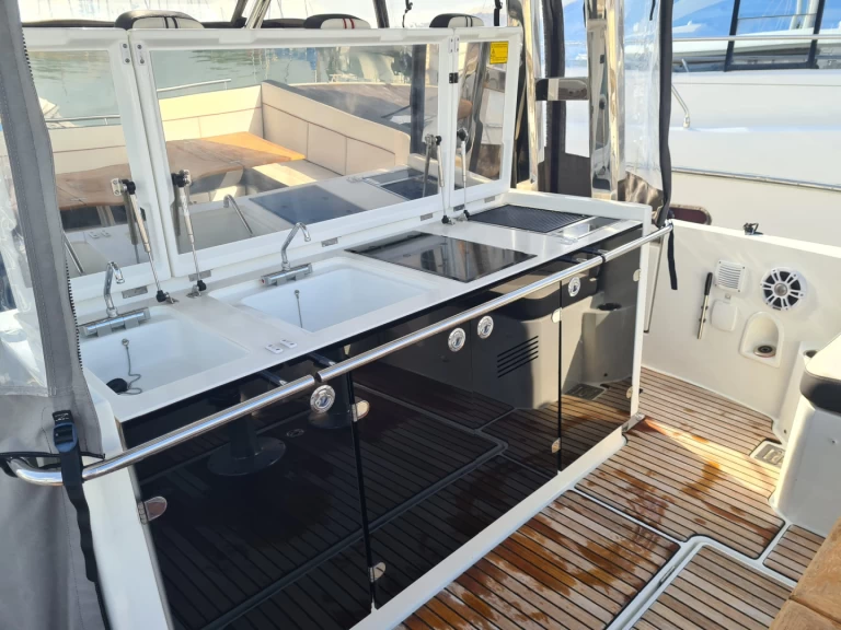 Bootverhuur Jeanneau Cap Camarat 12.50 in Les Sables-d'Olonne via SamBoat