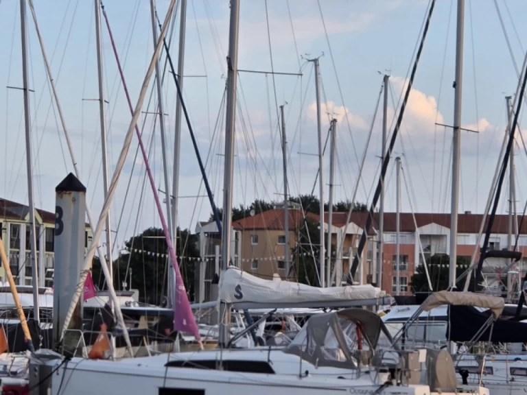 Bootverhuur Bénéteau Oceanis 30.1 in Les Sables-d'Olonne via SamBoat