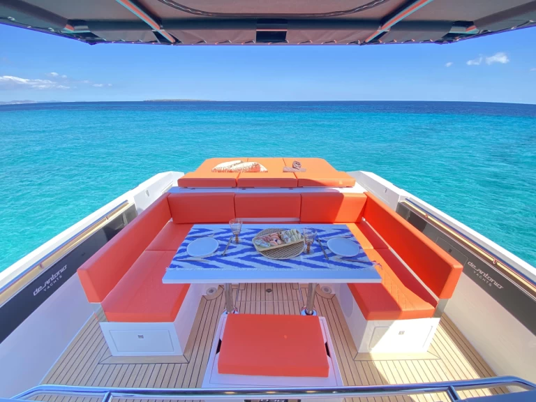 Huur een De Antonio d36 in Ibiza Town