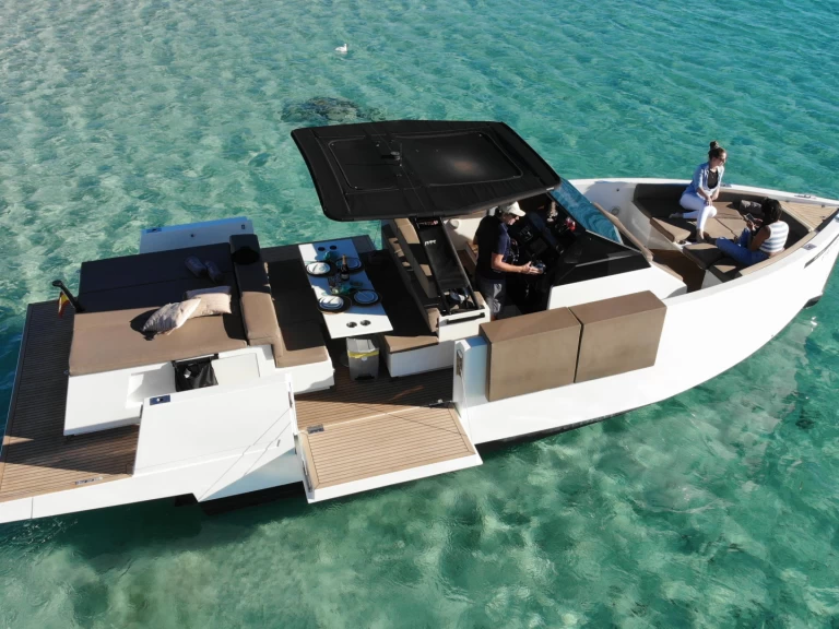 Huur een De Antonio D34 in Ibiza Town