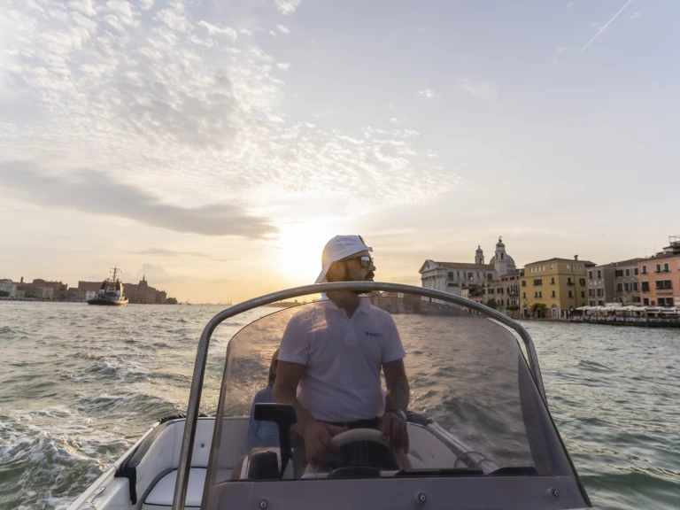 Verhuur Motorboot in Mestre - Brube Mose 17