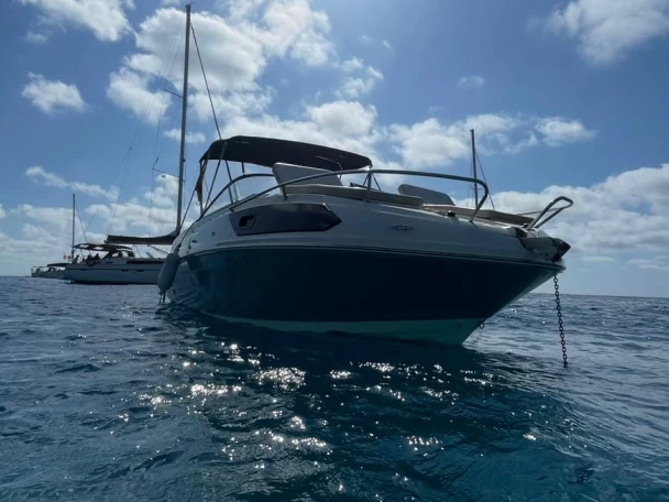 Huur Motorboot met of zonder schipper Bayliner in Palma de Mallorca