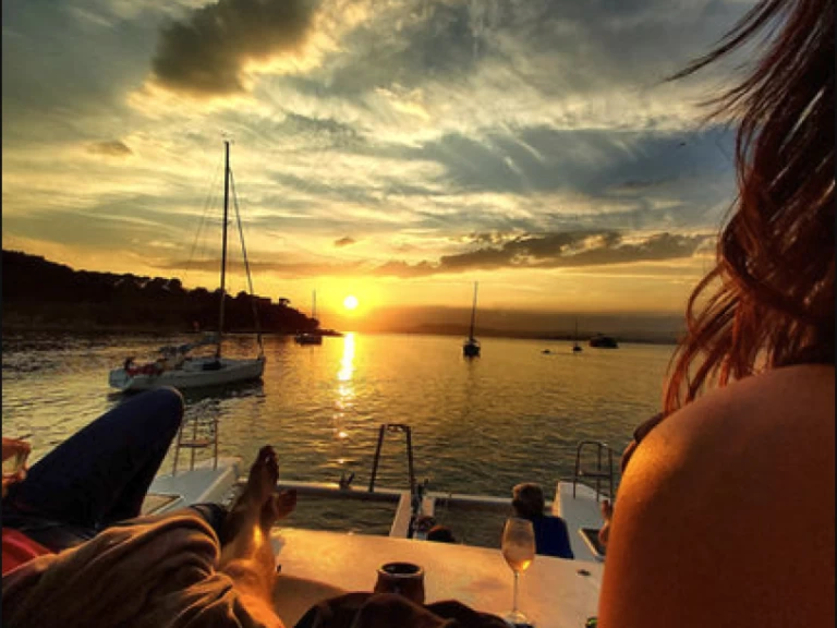 Verhuur Catamaran Lagoon met vaarbewijs