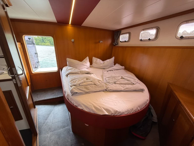 Verhuur Woonboot Pedro met vaarbewijs