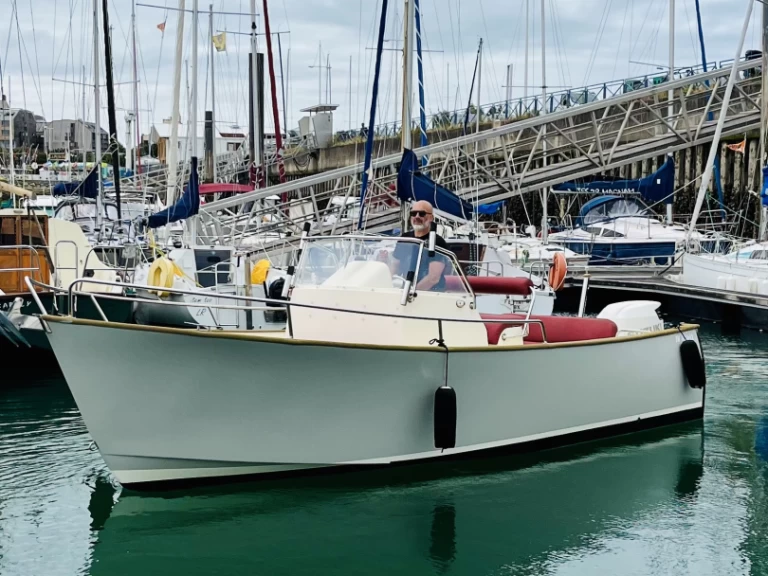 Huur Motorboot met of zonder schipper Rhea in La Rochelle