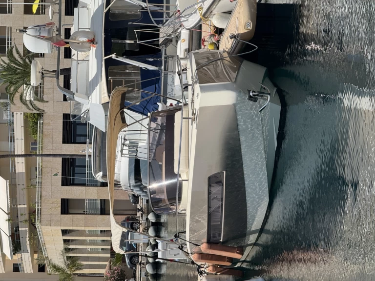 Motorboot te huur in Roquebrune-Cap-Martin voor de beste prijs