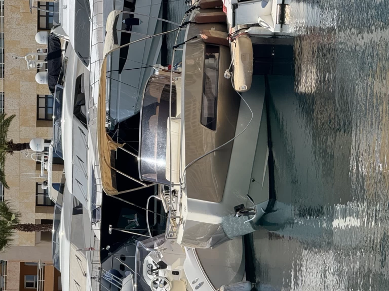 Huur een Invictus  Invictus 280 TT in Roquebrune-Cap-Martin