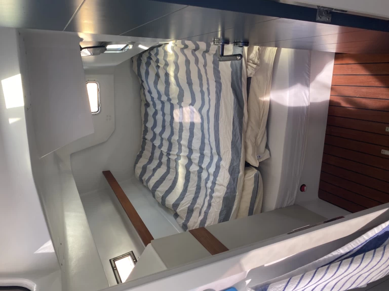 Huur een RM RM 1060 in Port de Sitges Aiguadolç