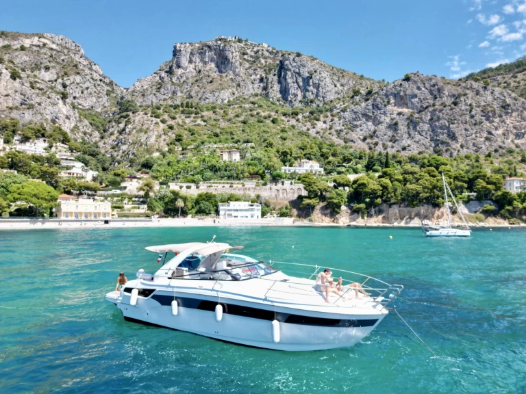 Motorboot te huur in Saint-Jean-Cap-Ferrat voor de beste prijs