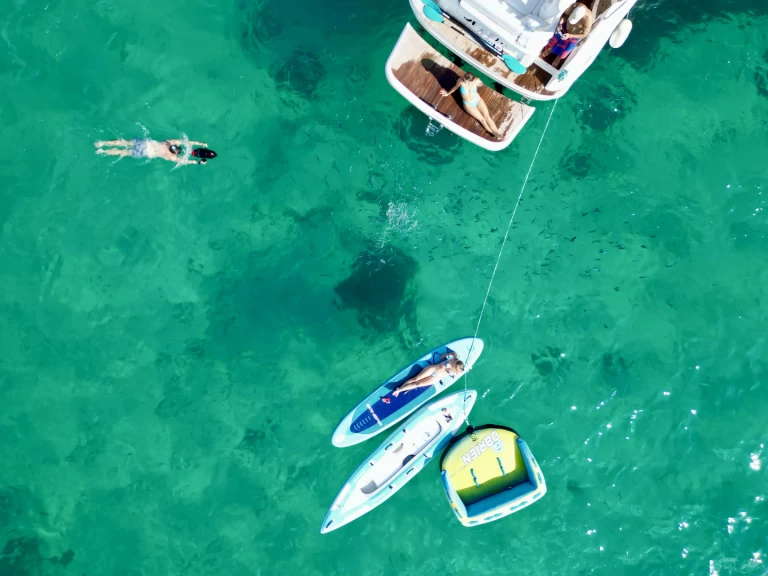 Jachthuur in Saint-Jean-Cap-Ferrat - Bavaria Bavaria 400 Sport via SamBoat