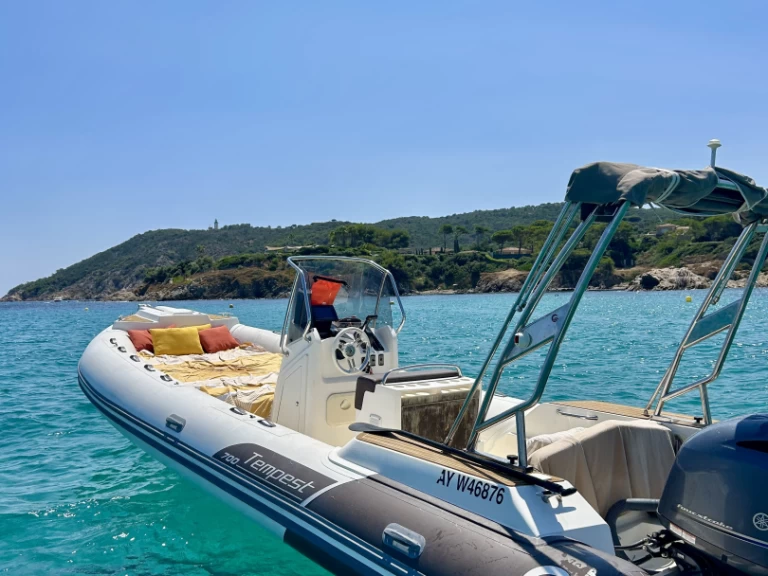 Bootverhuur Capelli Tempest 700 in Port Cogolin via SamBoat