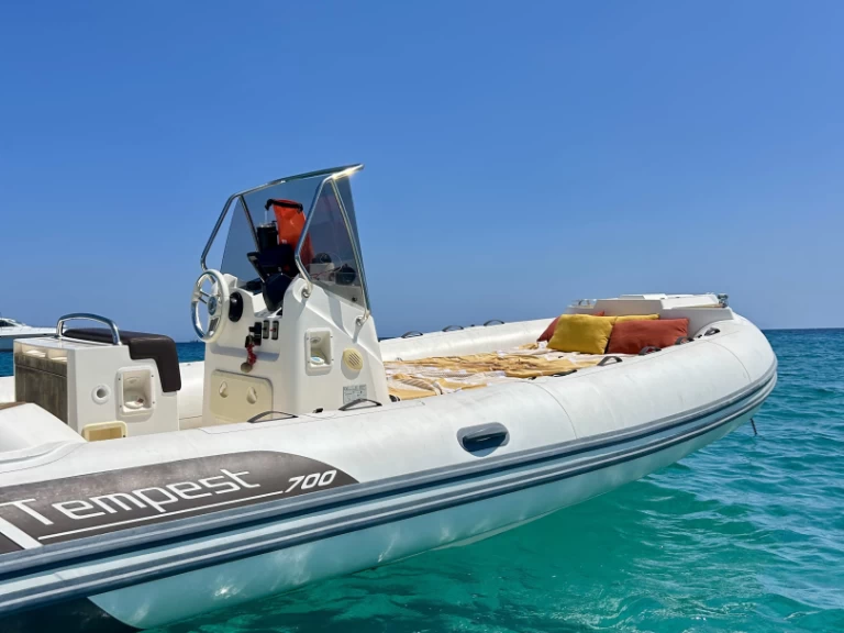 Capelli Tempest 700 te huur van particulier of professional in Port Cogolin