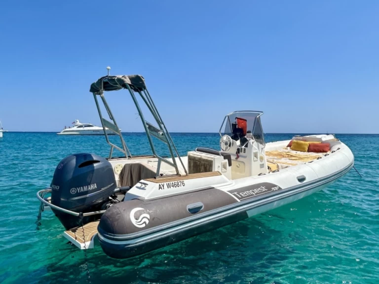 Verhuur RIB in Port Cogolin - Capelli Tempest 700