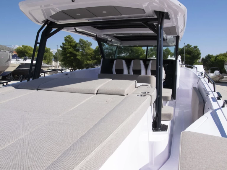 Axopar Axopar 45 Cross Top te huur van particulier of professional in Seget Donji