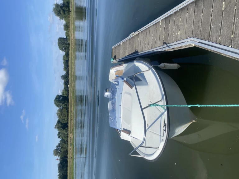 Verhuur Motorboot Bénéteau met vaarbewijs