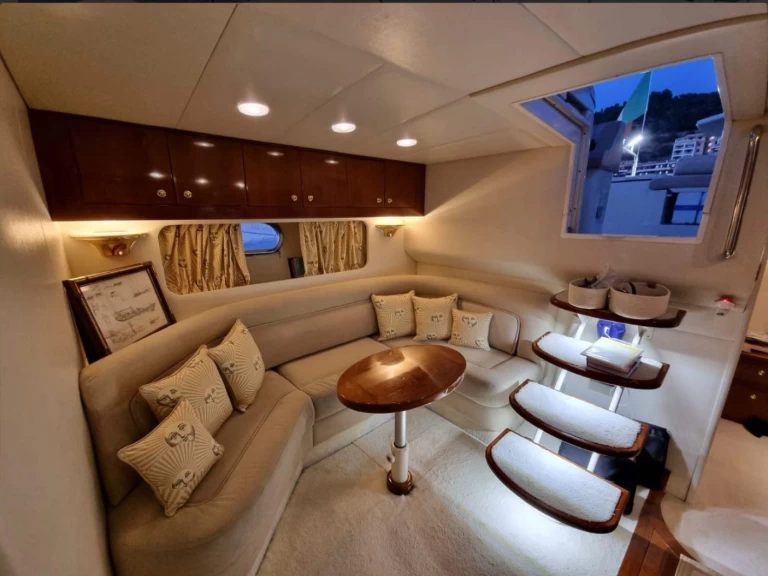 Verhuur Motorboot Baia met vaarbewijs