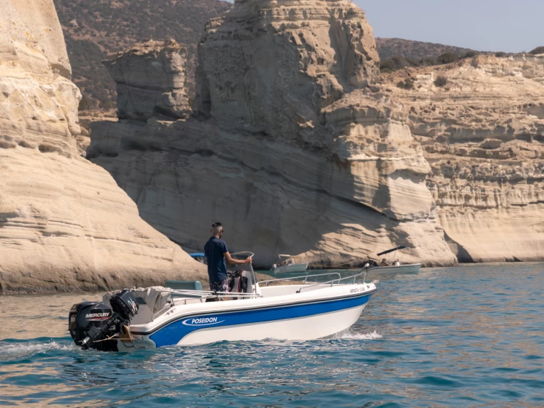 Verhuur Motorboot in Mílos - Poseidon BLU WATER 185