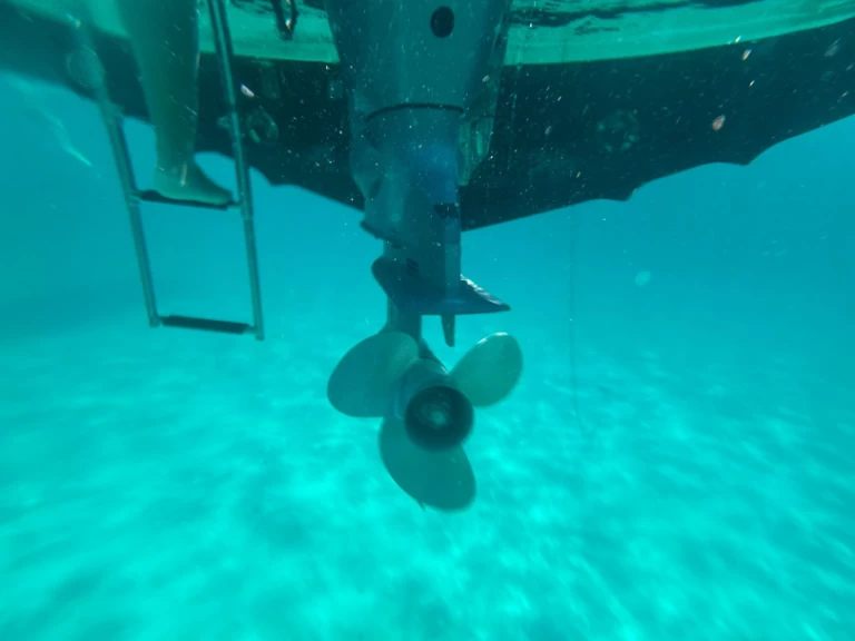 Huur een Capelli Tempest 600 in Mandelieu-la-Napoule