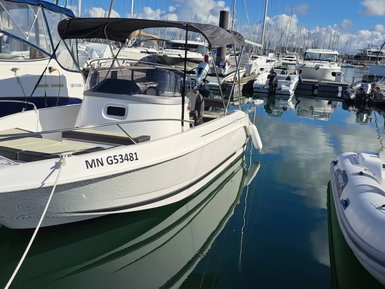Huur Motorboot met of zonder schipper B2 Marine in La Rochelle