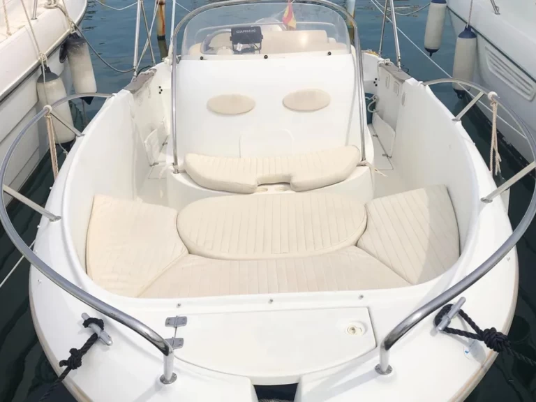 Verhuur Motorboot Ranieri met vaarbewijs