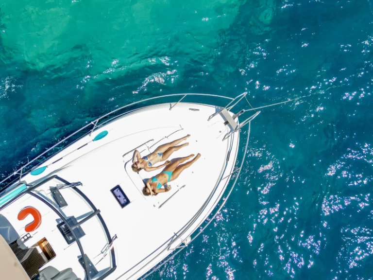 Bootverhuur Bavaria Bavaria 400 Sport in Beaulieu-sur-Mer via SamBoat