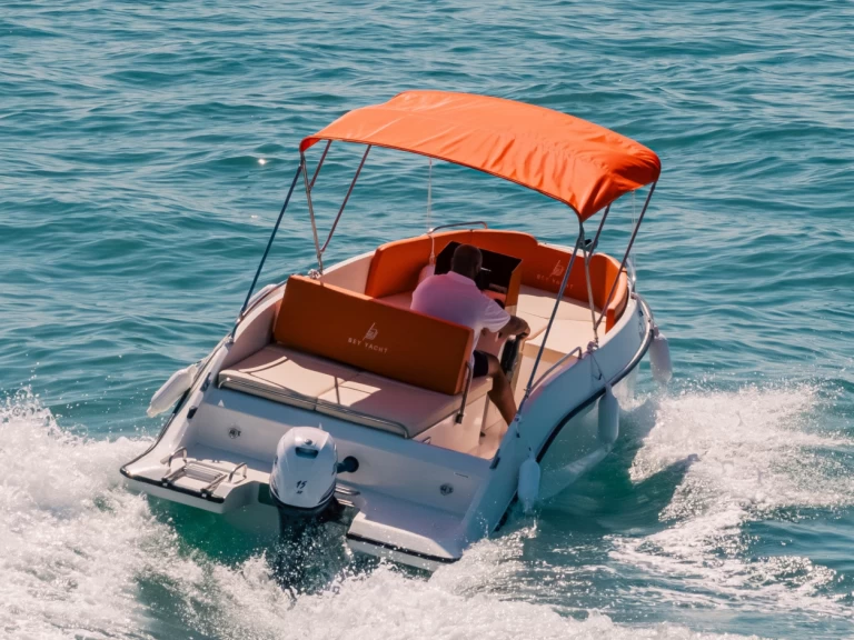 Huur een Bey Yacht 18 in Puerto Marina Benalmadena