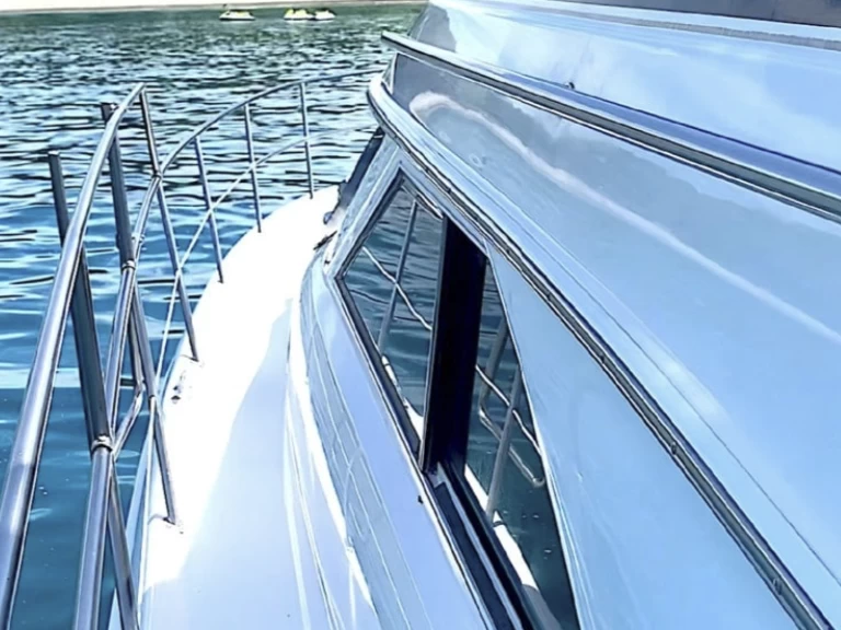 Verhuur Motorboot in Wereld - Sea Ray Sea Ray 400 Sedan Bridge