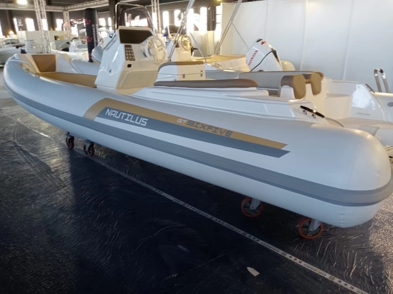 RIB te huur in Villaggio San Teodoro voor de beste prijs