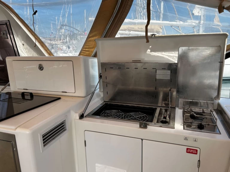 Zeilboot te huur in Gouviá voor de beste prijs