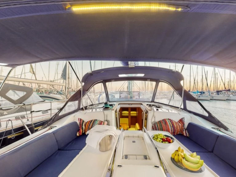 Huur een Jeanneau Jeanneau 469 in Álimos