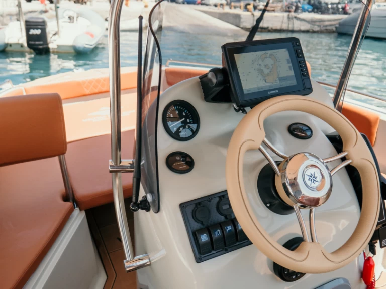 Bootverhuur Vlychada goedkoop Kranitis Craft 1. F30Elpt Ct 2.F4MI