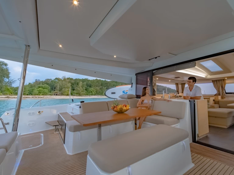 Fountaine Pajot Elba 45 te huur van particulier of professional in Phuket Yacht Haven Marina