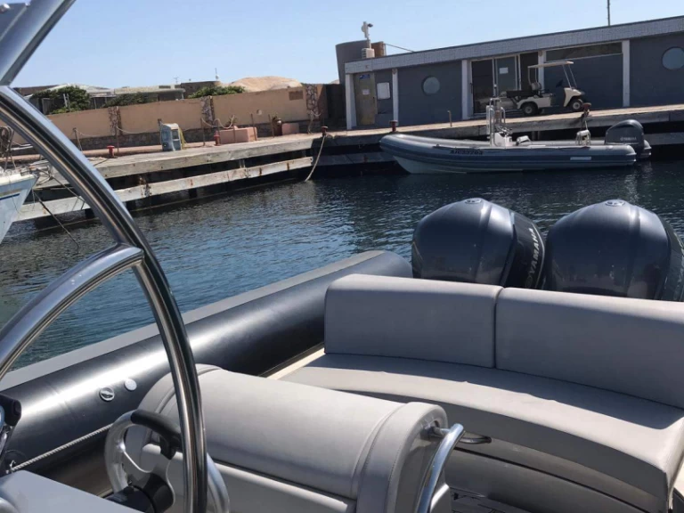 Sea Water Sea Water Phantom 300 te huur van particulier of professional in Bonifacio