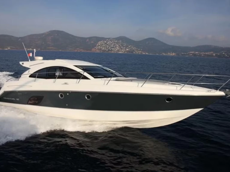 Bootverhuur MonteCarloYachts 42 in Monaco via SamBoat