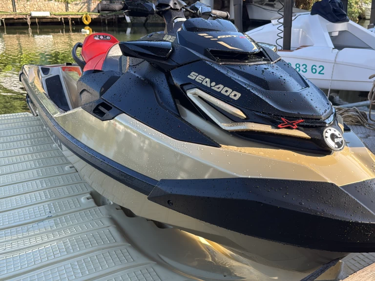 Huur een Sea-Doo RXT-X RS 325 in Mandelieu-la-Napoule