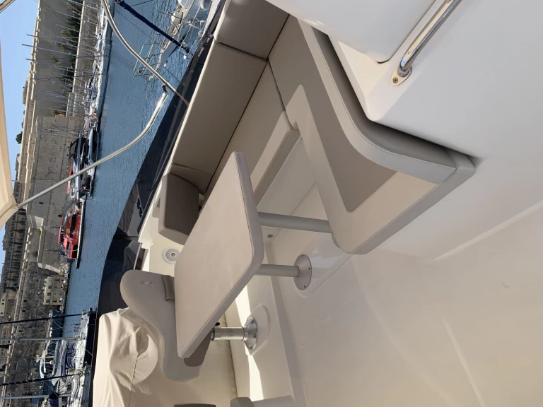 Huur Motorboot met of zonder schipper Bénéteau in Il- Gżira