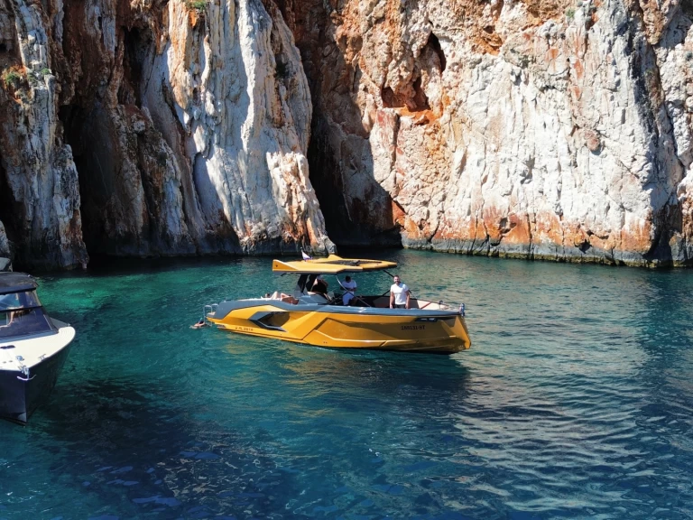 Verhuur Motorboot in Split - Alesta Marine Raptor parasailing