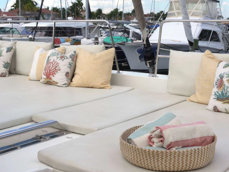 Verhuur Jacht Bali met vaarbewijs