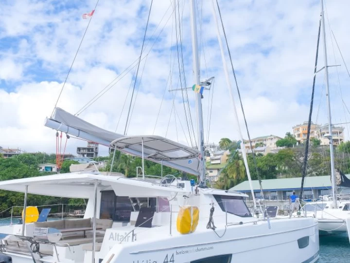 Bootverhuur Fountaine Pajot Helia 44 in Parish of Saint George via SamBoat