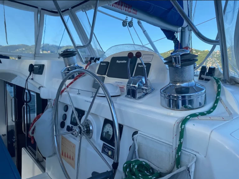 Catamaran te huur in Parish of Saint George voor de beste prijs