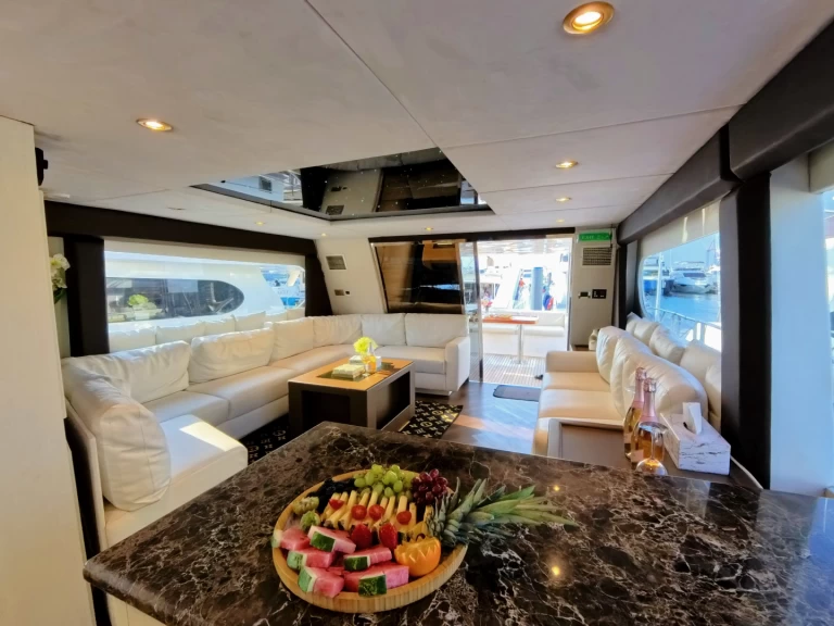 Bootverhuur Mr. G Yacht Dubai Marine 82Ft in Dubai Marina via SamBoat